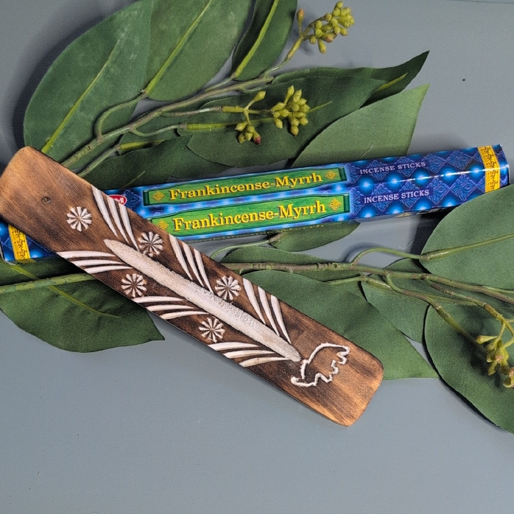 Hem Frankincense-Myrrh Incense Bundle - 20 Stick Box & Incense Holder